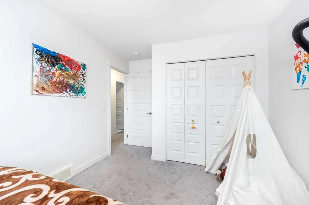 32 Saddlestone Way NE Calgary AB T3J 2C9