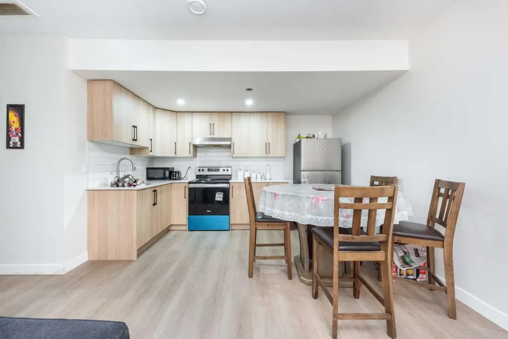 32 Saddlestone Way NE Calgary AB T3J 2C9
