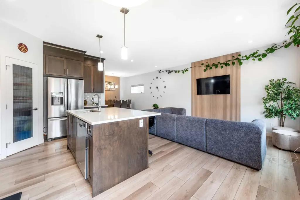 32 Saddlestone Way NE Calgary AB T3J 2C9