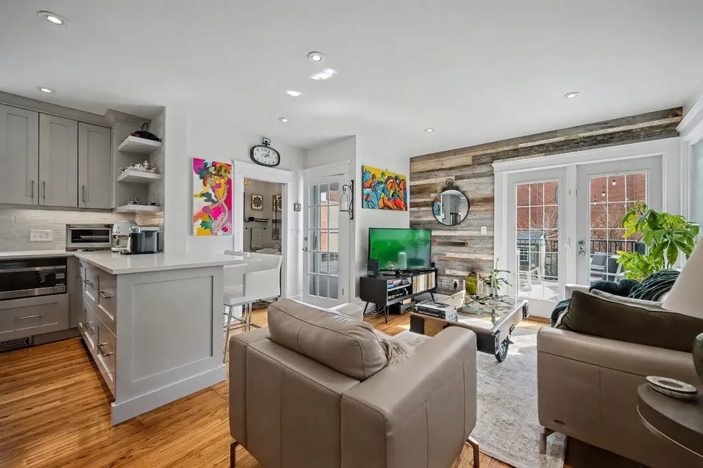 223 2 Avenue NE Calgary AB T2E 0E3