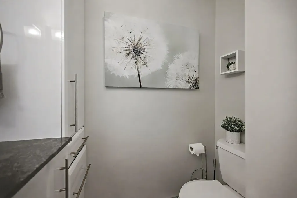 223 2 Avenue NE Calgary AB T2E 0E3