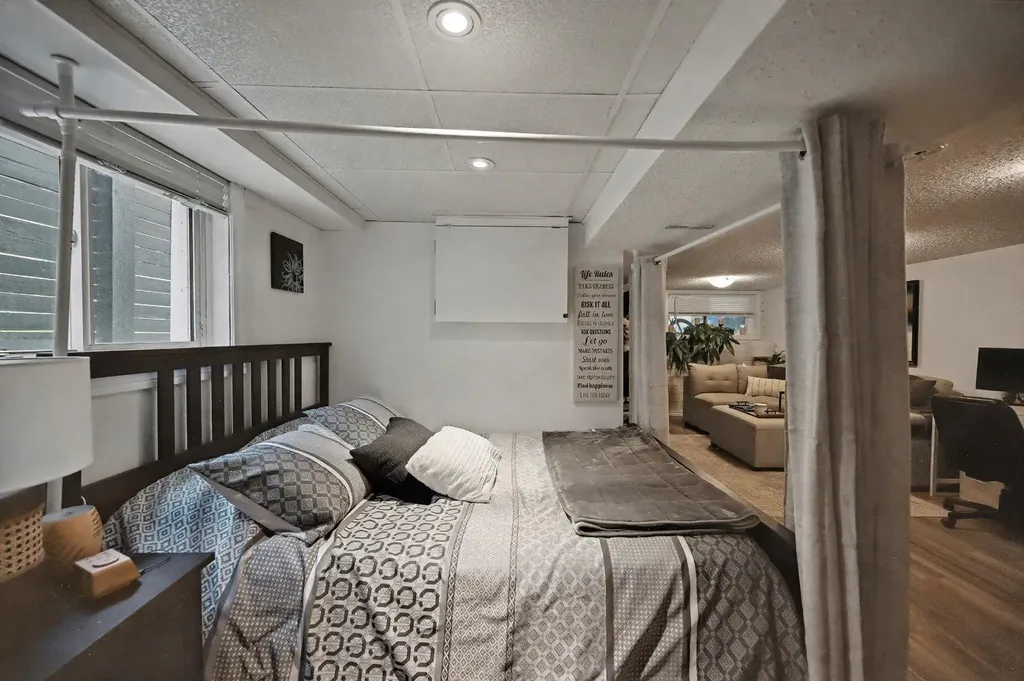 223 2 Avenue NE Calgary AB T2E 0E3