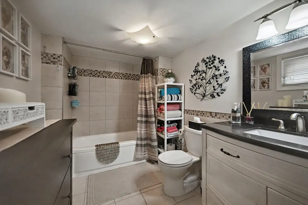 223 2 Avenue NE Calgary AB T2E 0E3