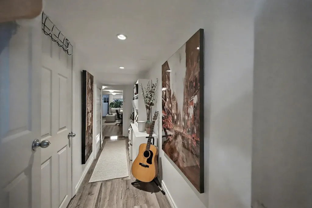 223 2 Avenue NE Calgary AB T2E 0E3
