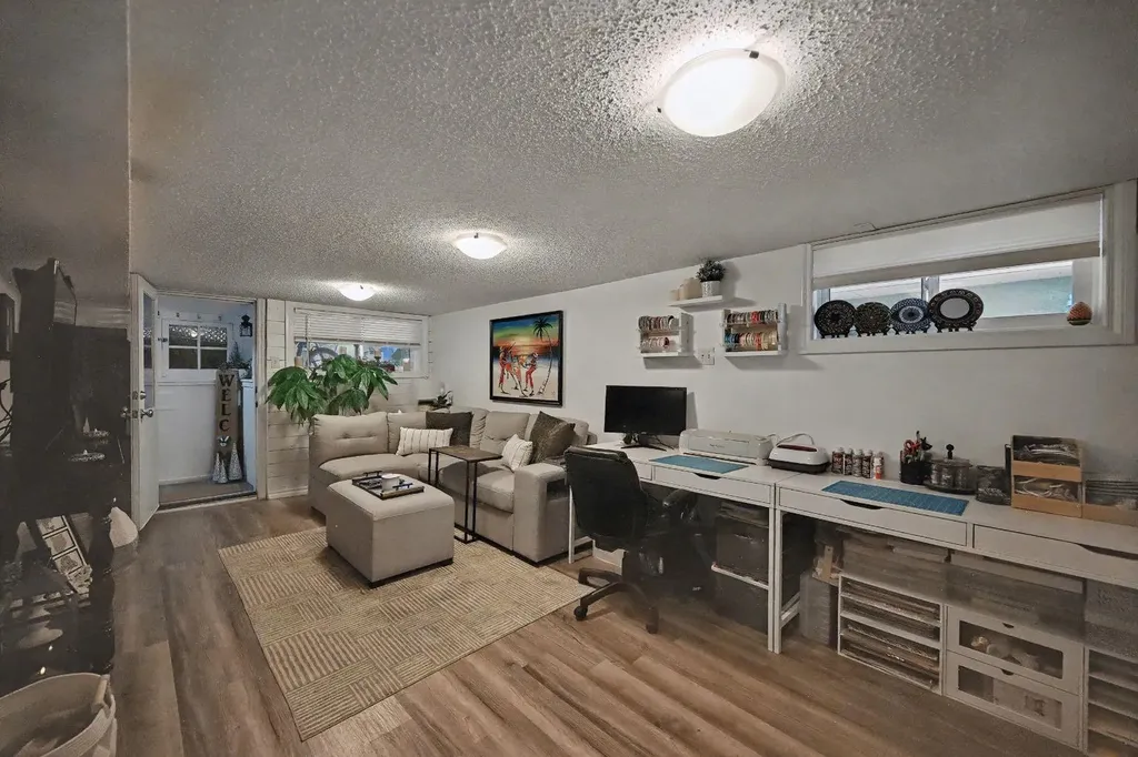 223 2 Avenue NE Calgary AB T2E 0E3