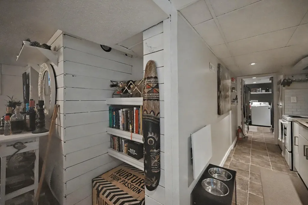 223 2 Avenue NE Calgary AB T2E 0E3