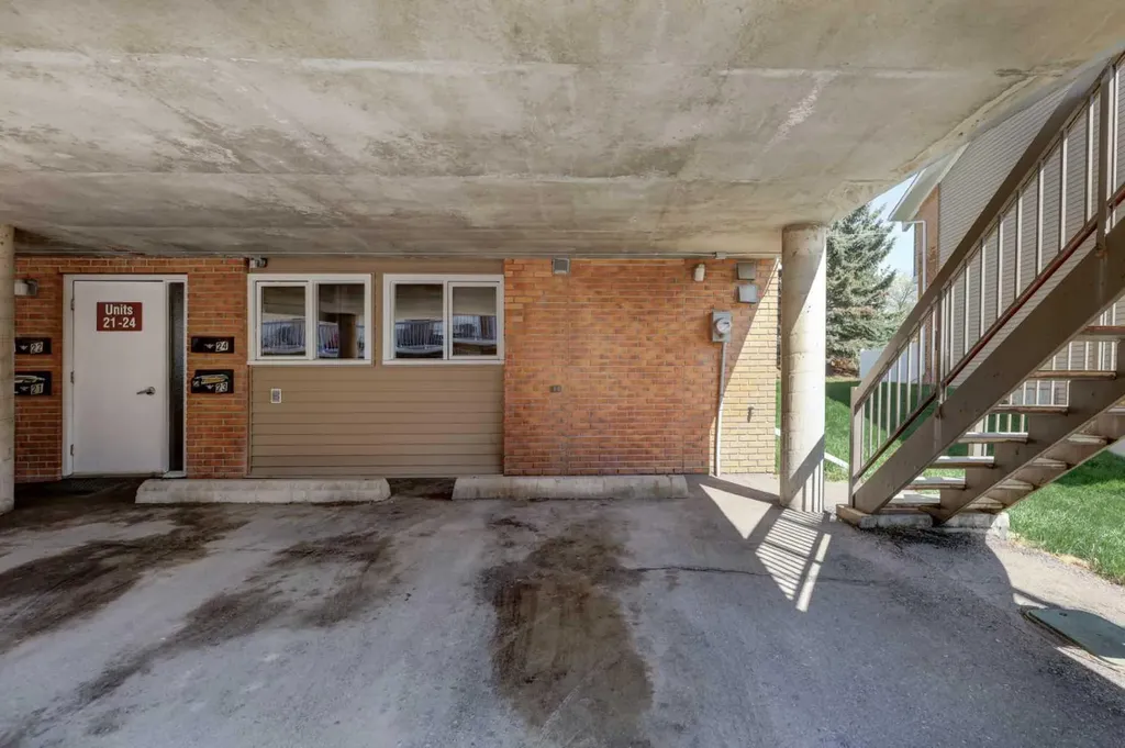 116 Silver Crest Drive Calgary AB T3B 4B9
