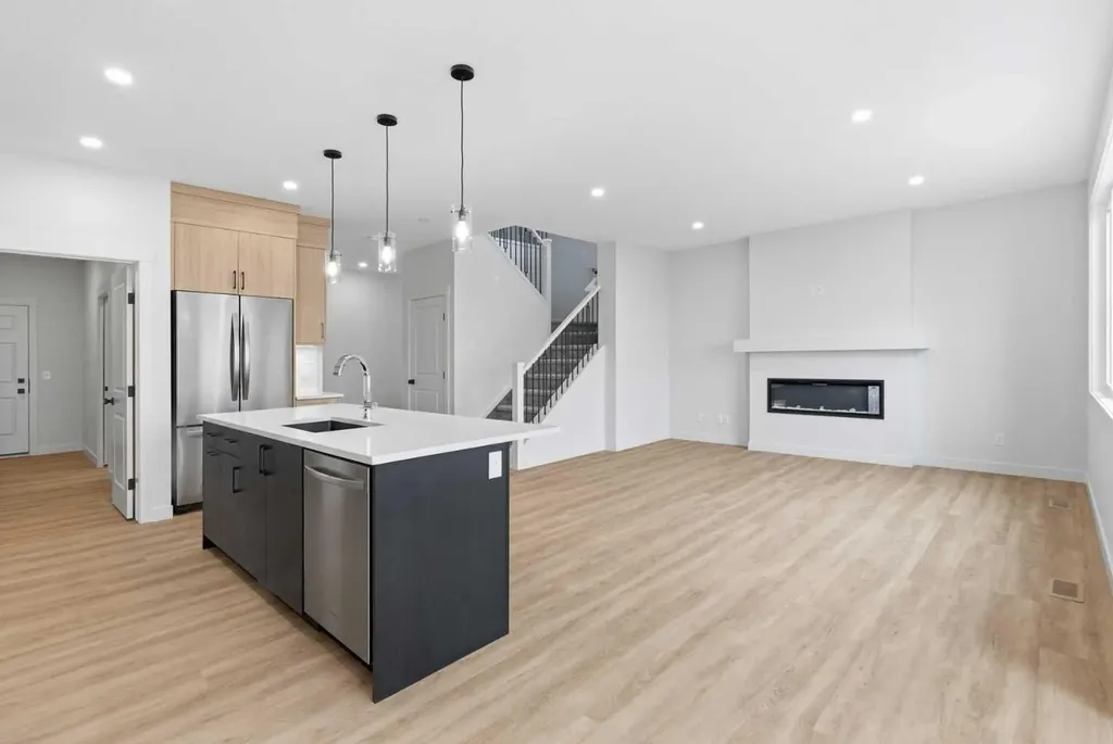 190 Annette Landing NW Calgary AB T3R 2K2