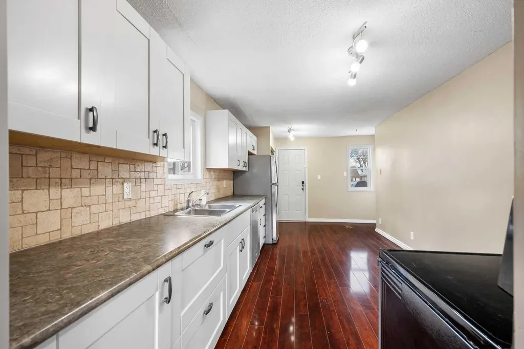 4724 49 Street Lloydminster SK S9V 0L8
