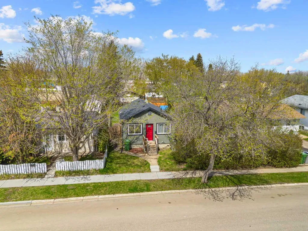 4724 49 Street Lloydminster SK S9V 0L8