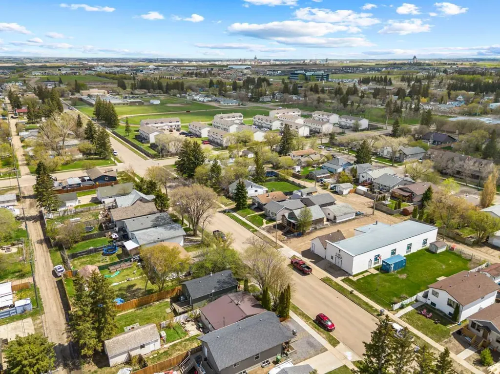 4724 49 Street Lloydminster SK S9V 0L8