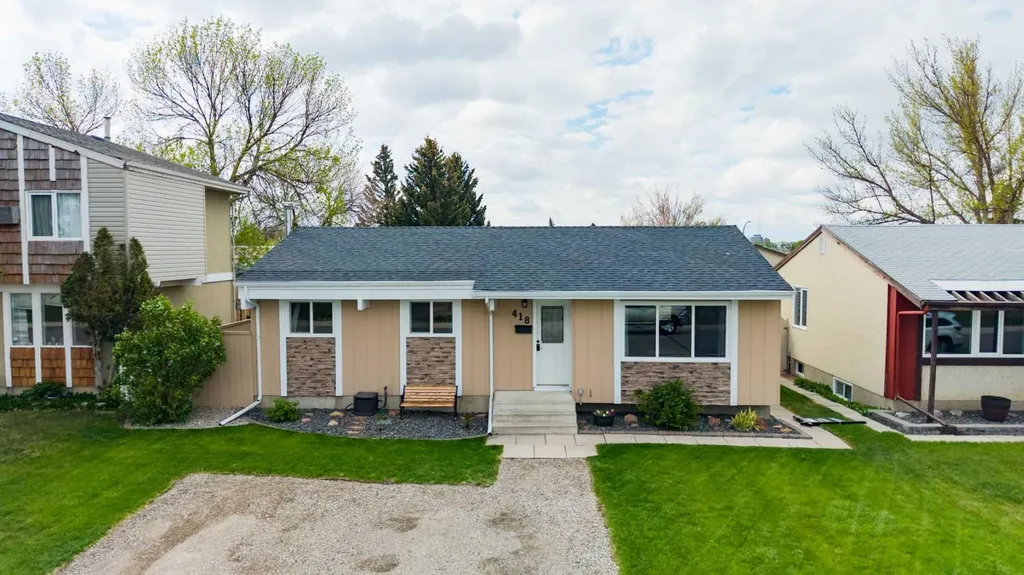 418 12 Avenue N Lethbridge AB T1H 1P3