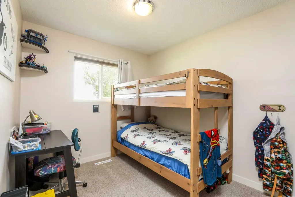 418 12 Avenue N Lethbridge AB T1H 1P3