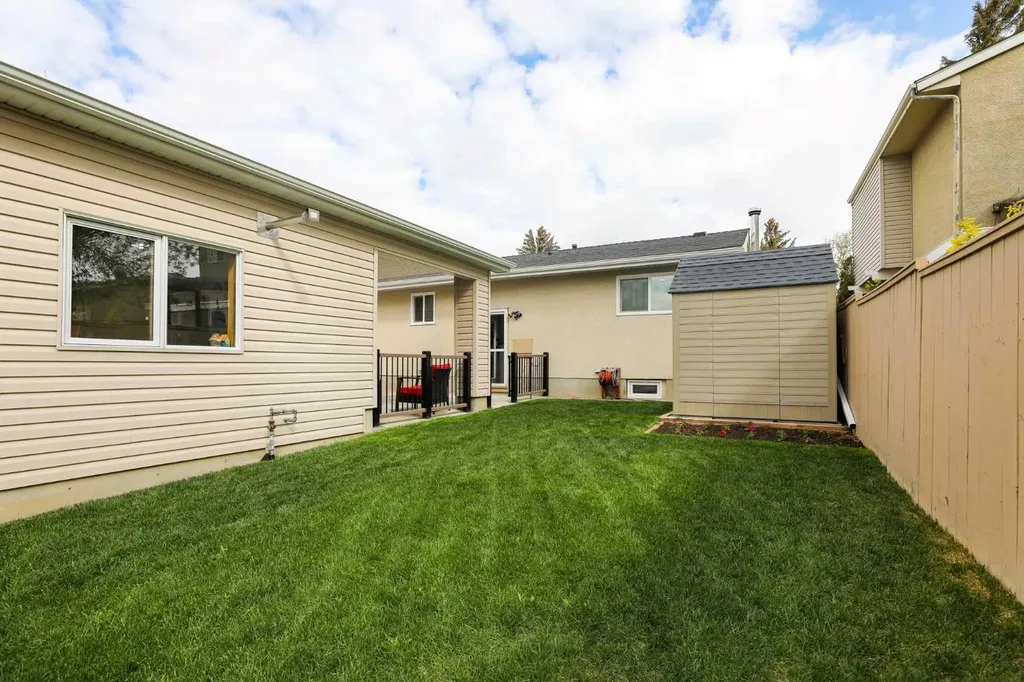 418 12 Avenue N Lethbridge AB T1H 1P3