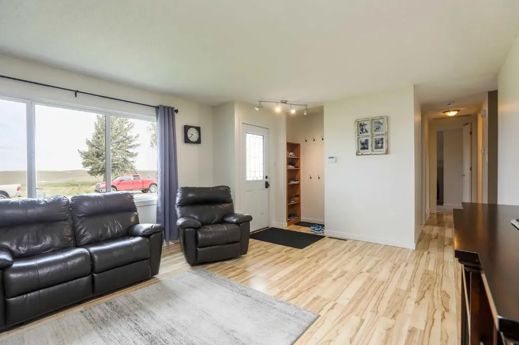 418 12 Avenue N Lethbridge AB T1H 1P3