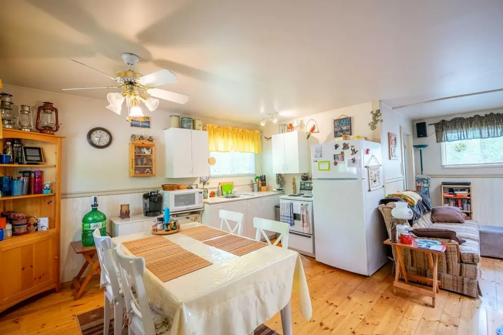 14 & 16 4 Street White Sands AB T0C 2L0