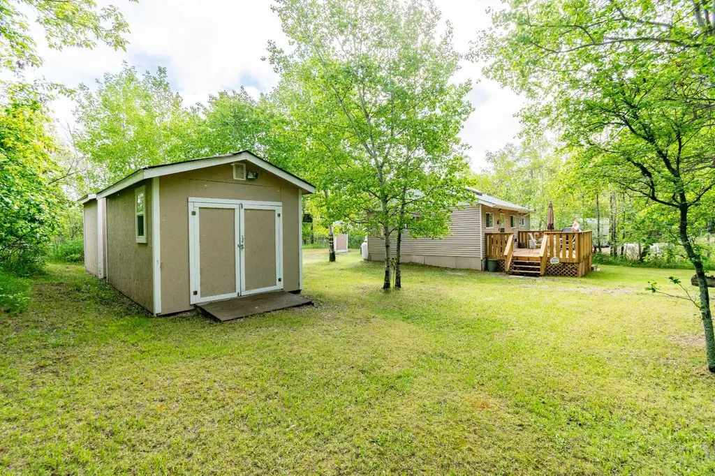14 & 16 4 Street White Sands AB T0C 2L0