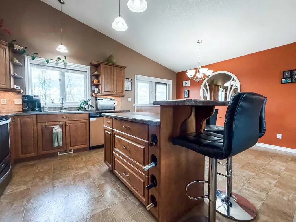 6710 43 Ave Close Stettler AB T4K 1K6