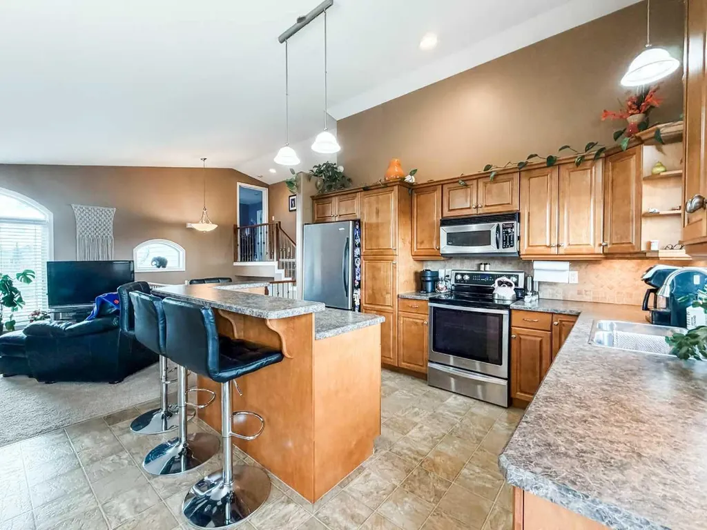 6710 43 Ave Close Stettler AB T4K 1K6