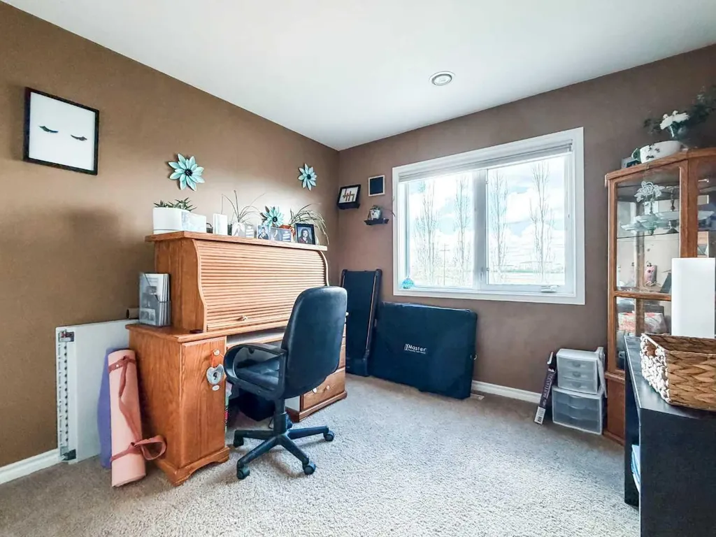 6710 43 Ave Close Stettler AB T4K 1K6