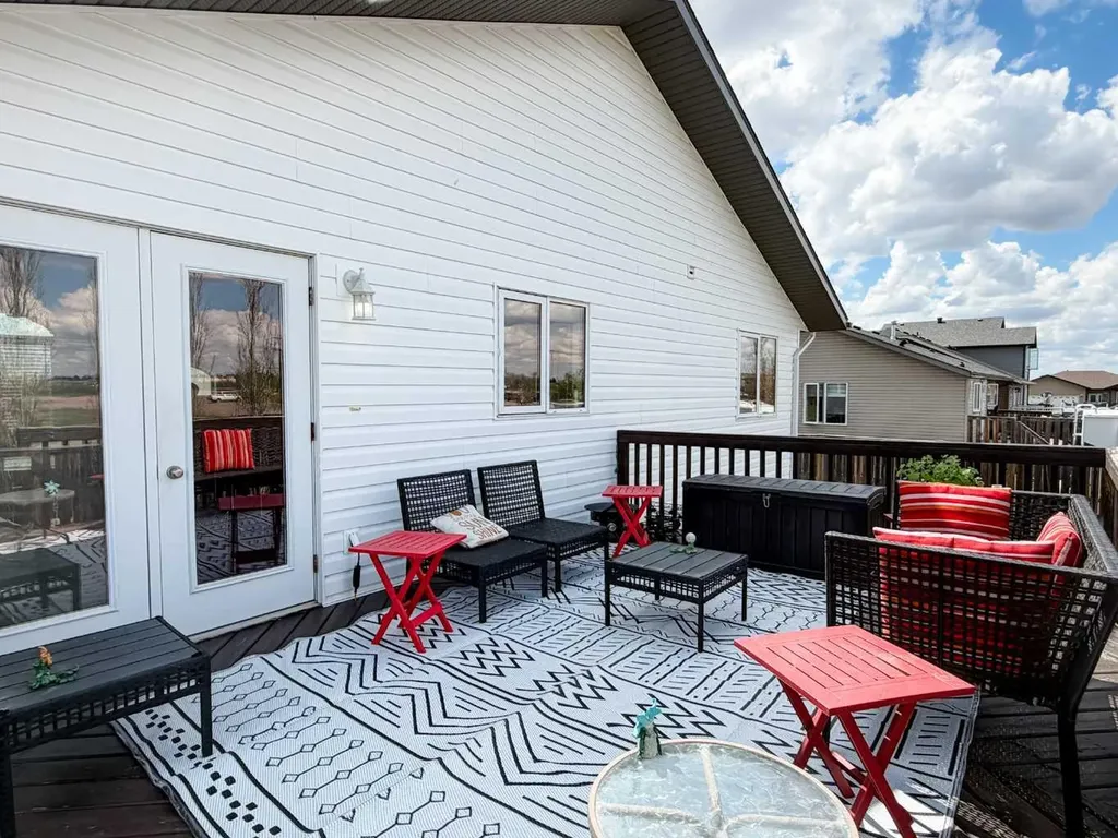 6710 43 Ave Close Stettler AB T4K 1K6