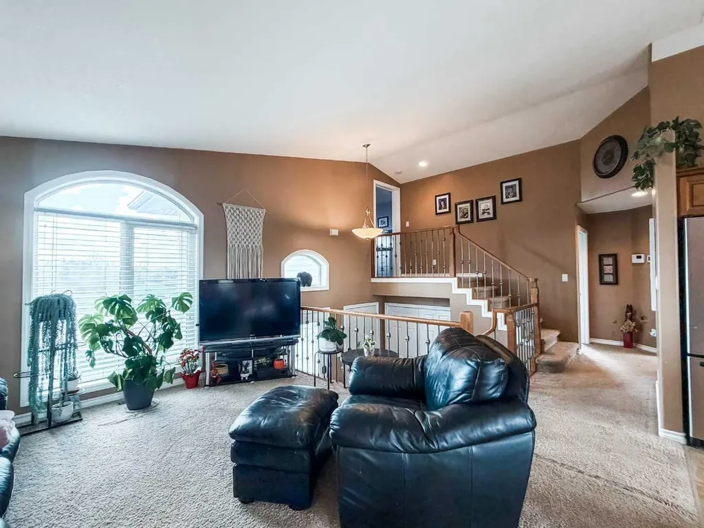 6710 43 Ave Close Stettler AB T4K 1K6