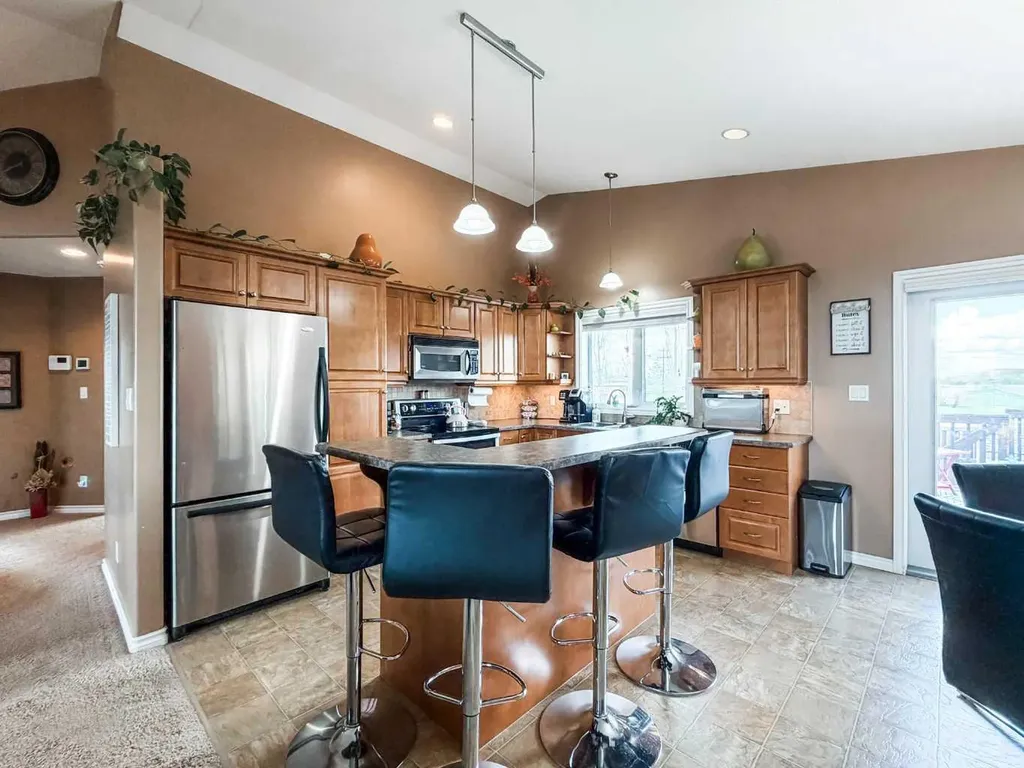 6710 43 Ave Close Stettler AB T4K 1K6