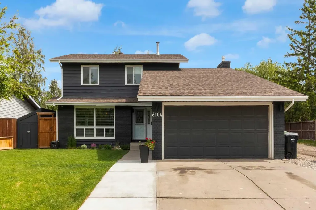 6104 Dalcastle Link Calgary AB T3A 2P5