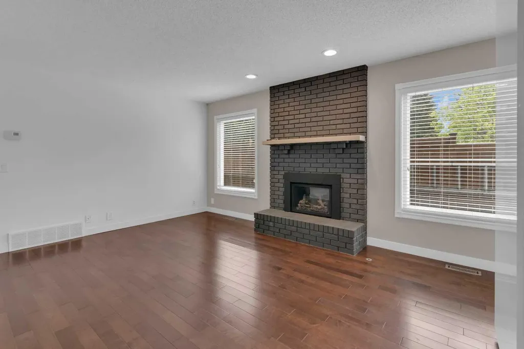 6104 Dalcastle Link Calgary AB T3A 2P5