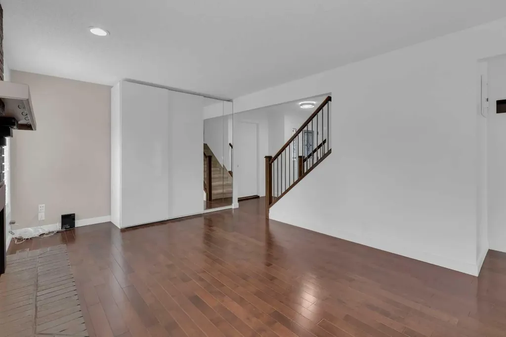 6104 Dalcastle Link Calgary AB T3A 2P5