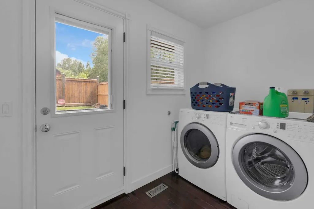 6104 Dalcastle Link Calgary AB T3A 2P5