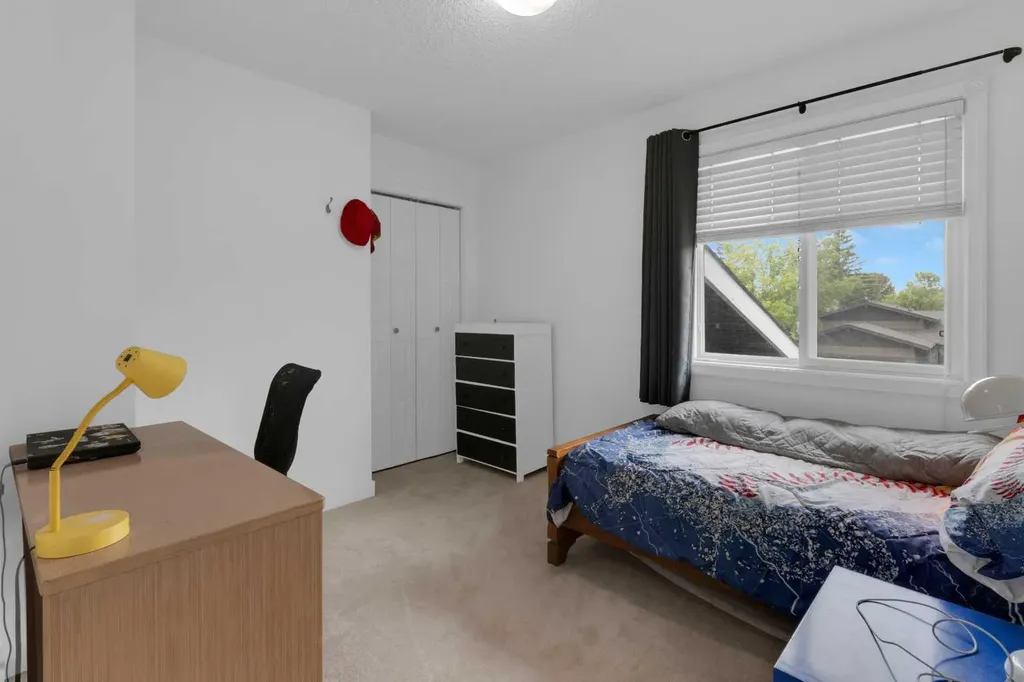 6104 Dalcastle Link Calgary AB T3A 2P5