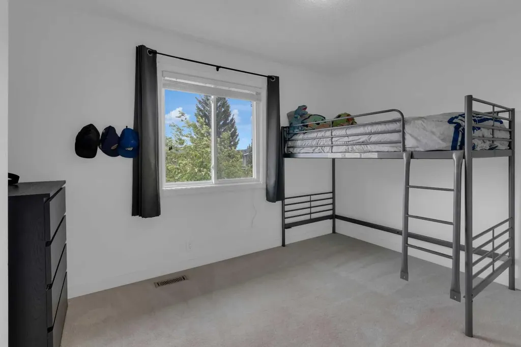 6104 Dalcastle Link Calgary AB T3A 2P5