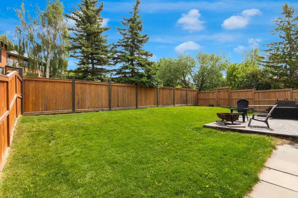 6104 Dalcastle Link Calgary AB T3A 2P5