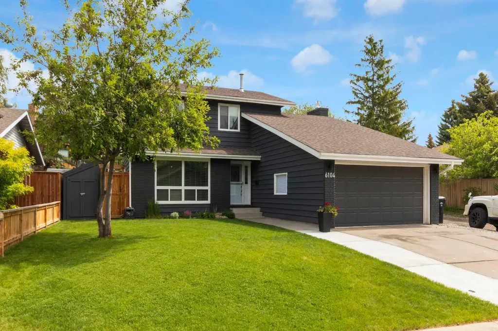 6104 Dalcastle Link Calgary AB T3A 2P5