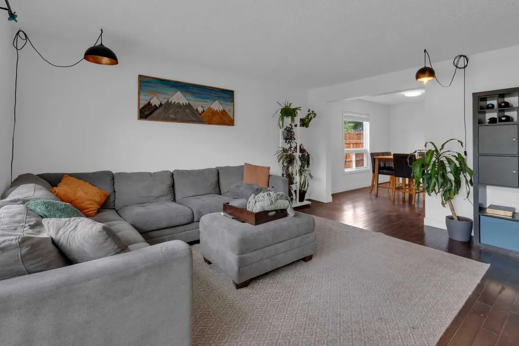 6104 Dalcastle Link Calgary AB T3A 2P5