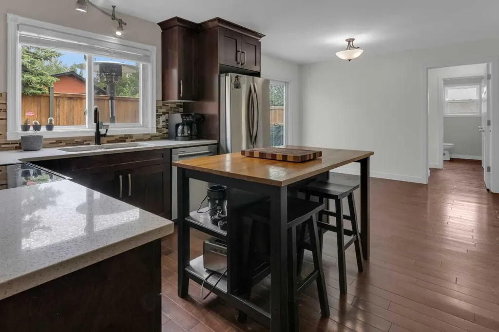 6104 Dalcastle Link Calgary AB T3A 2P5