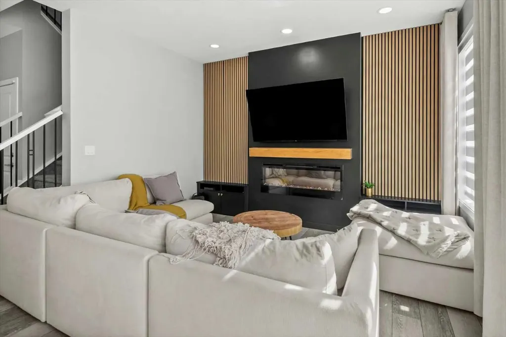 243 Silver Spruce Grove SW Calgary AB T2X 5M2