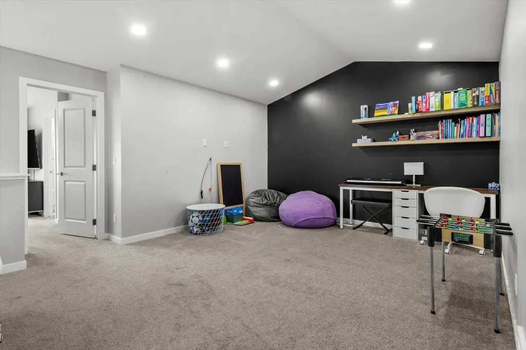 243 Silver Spruce Grove SW Calgary AB T2X 5M2