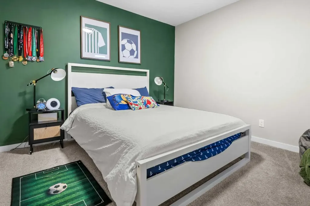 243 Silver Spruce Grove SW Calgary AB T2X 5M2