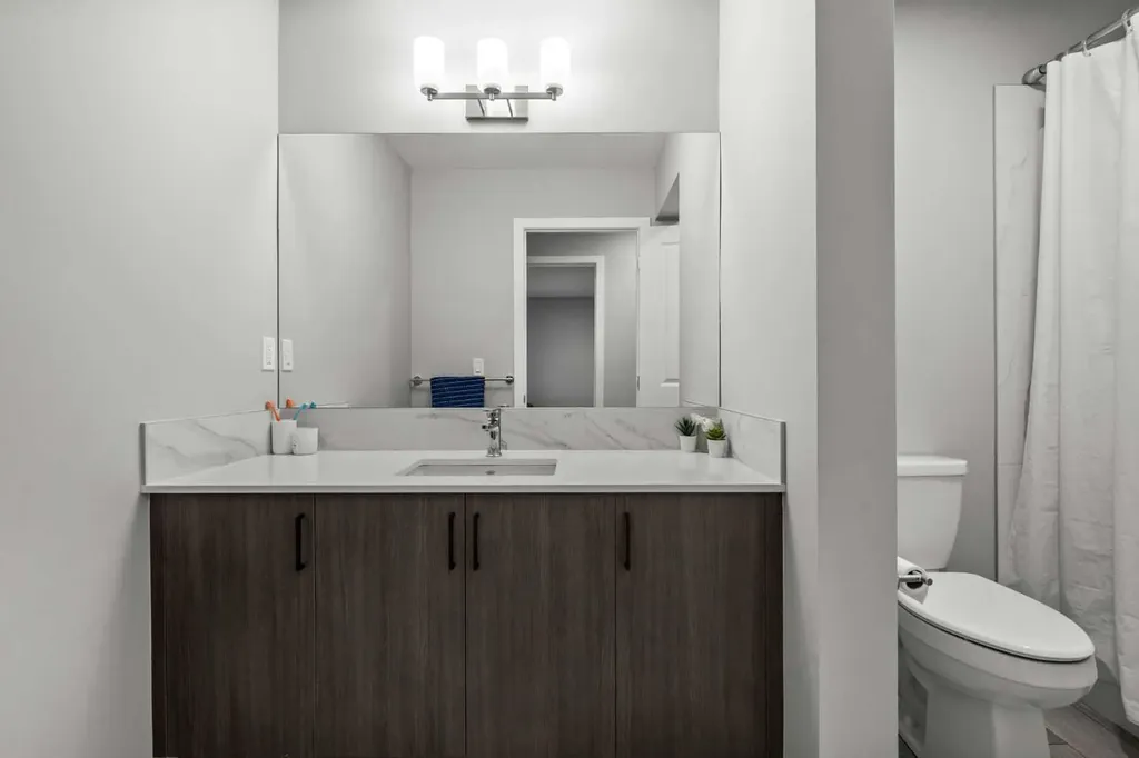 243 Silver Spruce Grove SW Calgary AB T2X 5M2