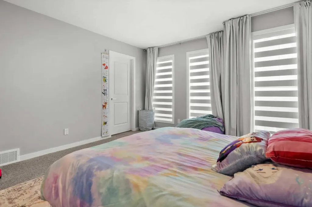 243 Silver Spruce Grove SW Calgary AB T2X 5M2