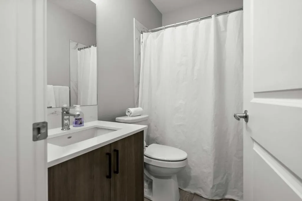 243 Silver Spruce Grove SW Calgary AB T2X 5M2