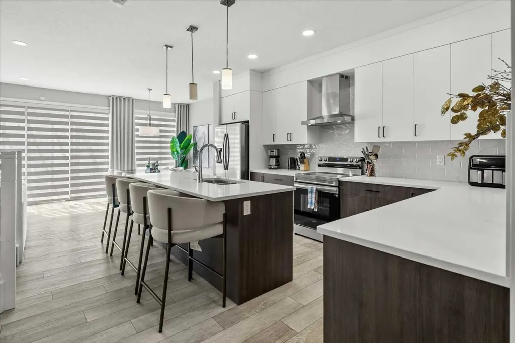 243 Silver Spruce Grove SW Calgary AB T2X 5M2