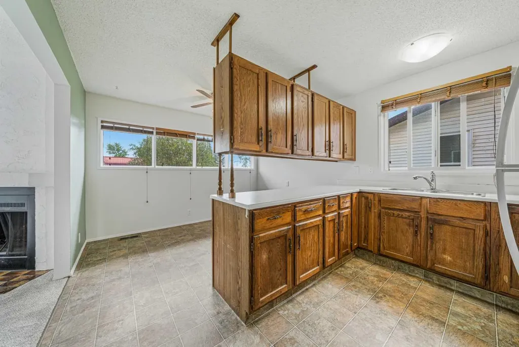 2164 Summerfield Boulevard SE Airdrie AB T4B 1X5