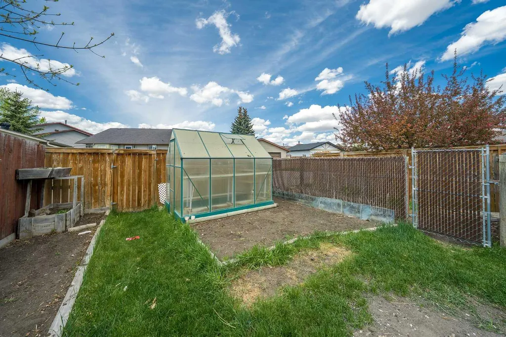 2164 Summerfield Boulevard SE Airdrie AB T4B 1X5