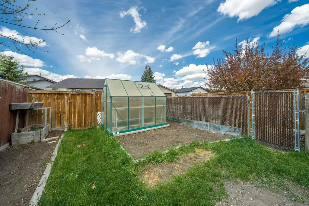 2164 Summerfield Boulevard SE Airdrie AB T4B 1X5