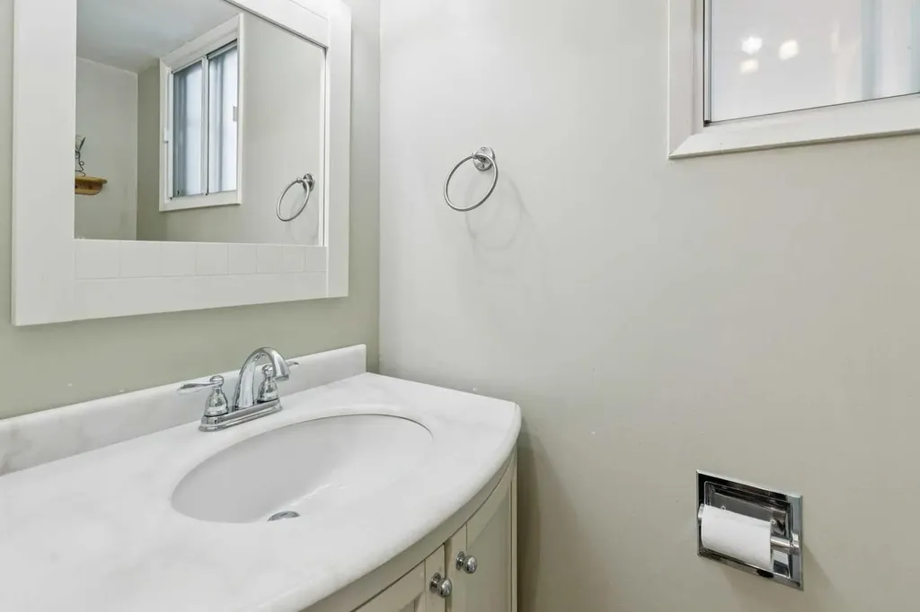 323 Ranchview Place NW Calgary AB T3G 1J8