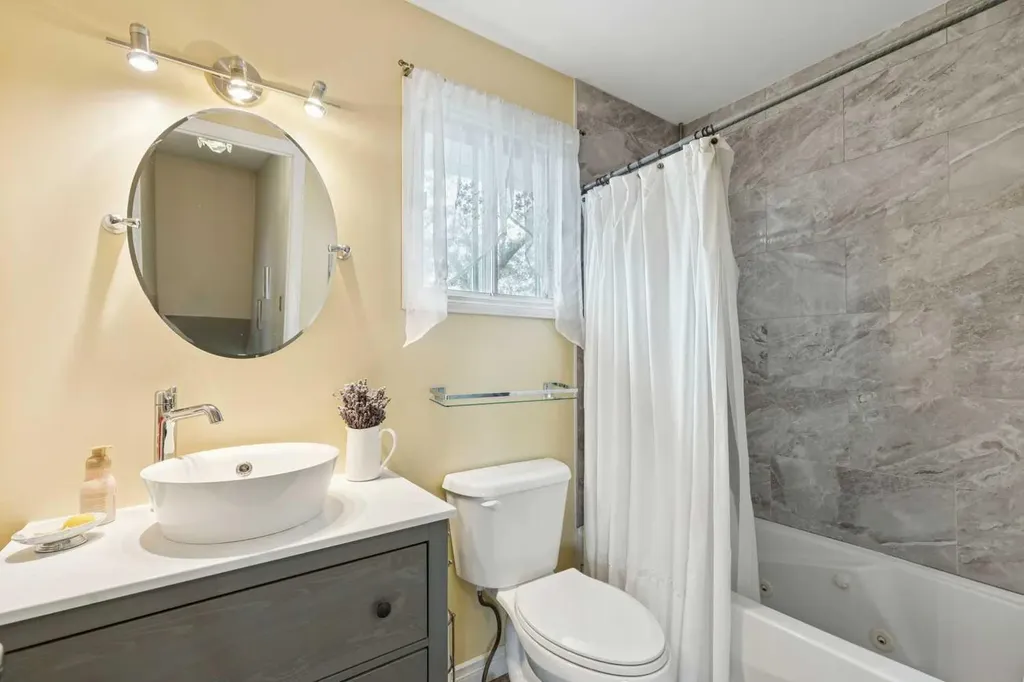 323 Ranchview Place NW Calgary AB T3G 1J8