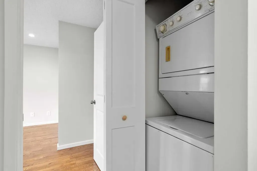 124 Bergen Crescent NW Calgary AB T3K1J8